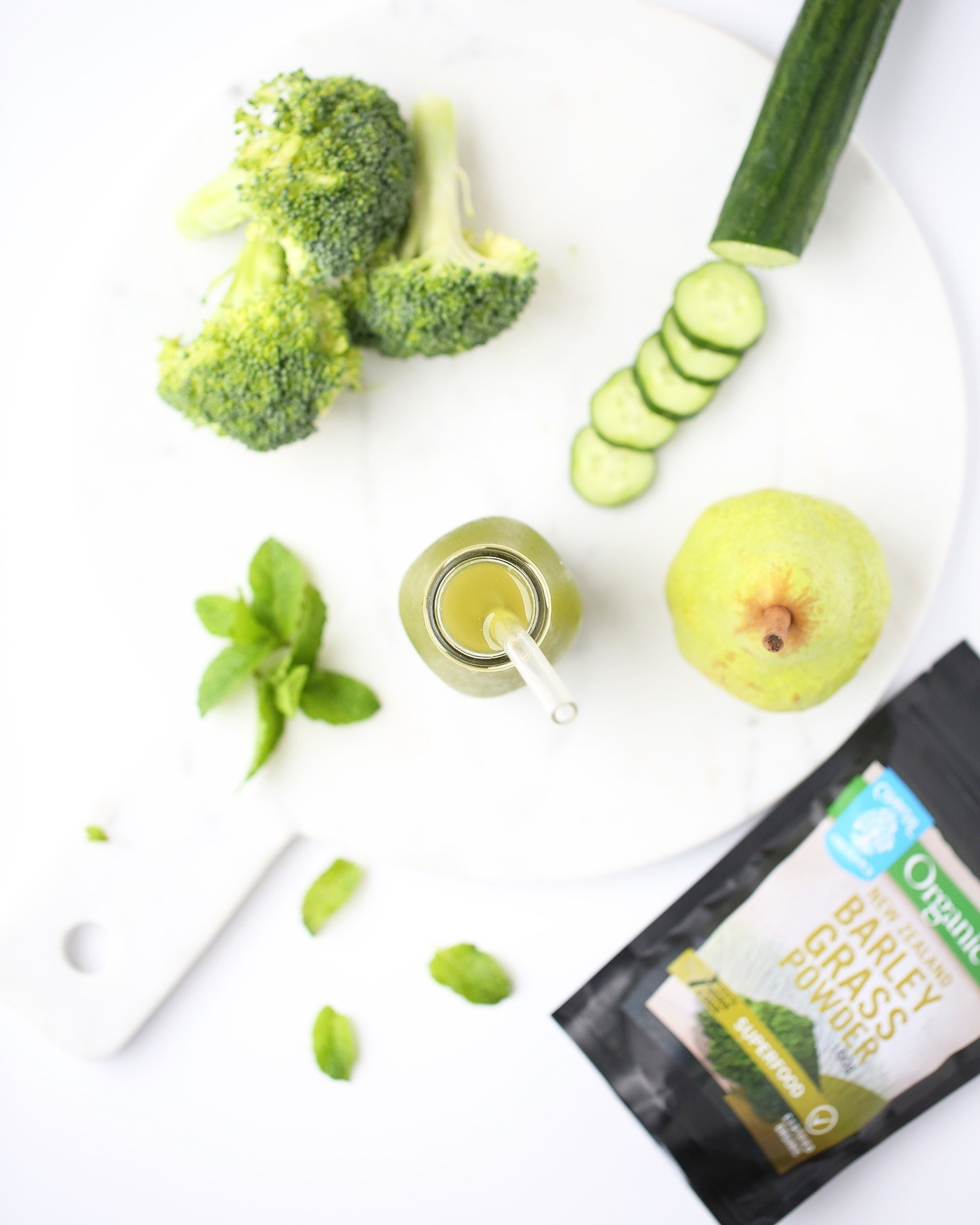 Green Juice with Barley-grass, Apple, Cucumber and Broccoli by Buffy Ellen from Be Good Organics