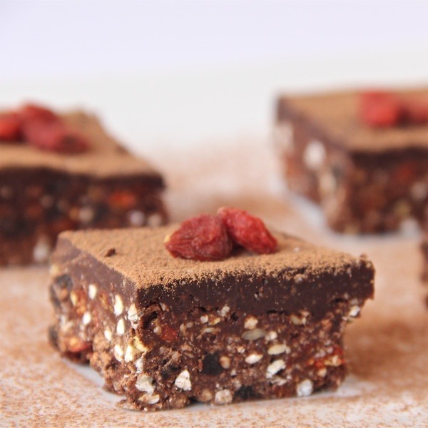 Goji berries are one of my favourite superfoods - so it only makes sense for me to share this Chewy Chocolate Goji Crunch recipe with you - the perfect raw vegan afternoon treat.