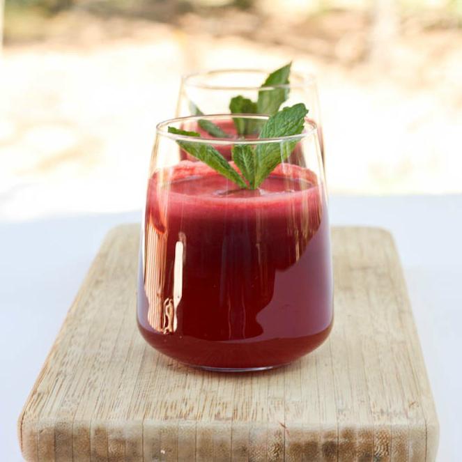 A wonderful purple juice recipe, made with beetroot and purple kale, and apple to sweeten! Buffy Ellen at Be Good Organcis