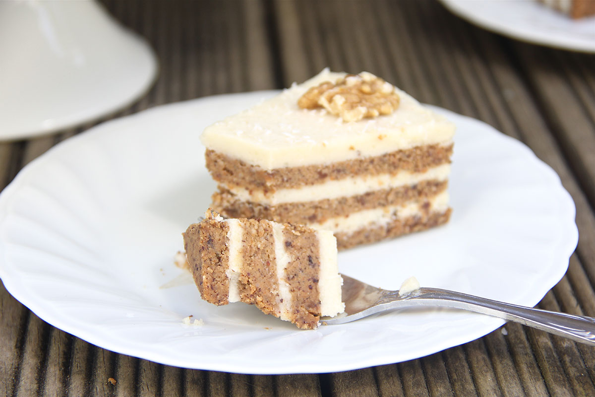 My healthy, raw (but still delicious!) take on the traditional carrot cake. The 'cream cheese' icing is better than it's original counterpart - you'll never guess that it's dairy-free!
By Buffy Ellen from Be Good Organics