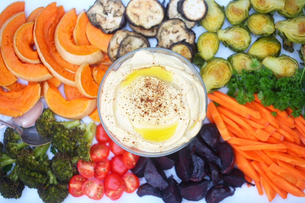 Rainbow VEGGIE PLATTERS WITH ROASTED GARLIC HUMMUS - the perfect dish for a potluck, vegan, dairy free, healthy, sugar free, gluten free, high protein, low cal, easy, begoodorganics 