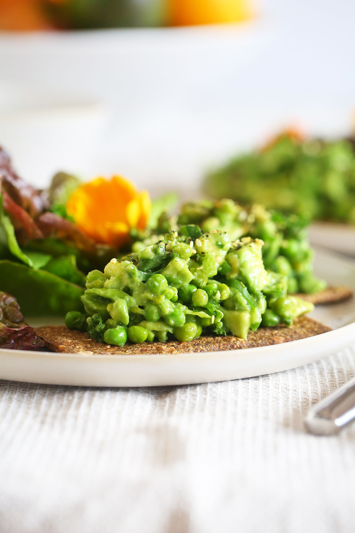 The best ever AVOCADO AND PEA SMASH! - easy, 10 minutes, vegan, plant based, dairy free, healthy, gluten free, lunch, snack, recipe, begoodorganics 1