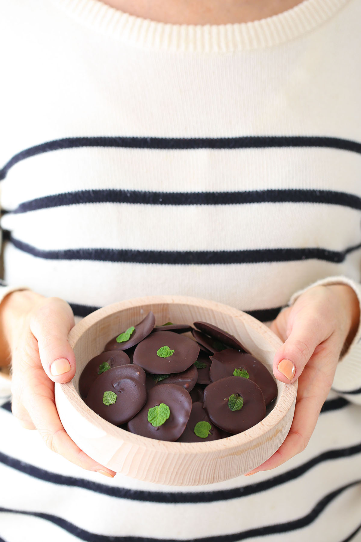 Chocolate mint buttons, these are drops of dark chocolate mint bliss. Made with just 2 ingredients - dark dairy free chocolate and pure peppermint essential oil, they’re vegan and low sugar too.